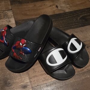 Champion Kids' & ADIDAS / MARVEL Spiderman Slide Sandals Big Boys 6 Euro 38.5